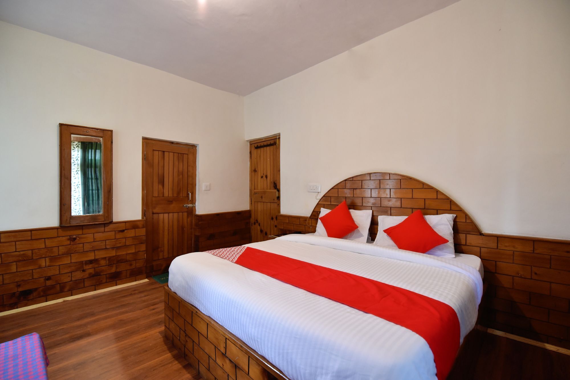 Oyo 13232 Red Rose Cottage Manāli Exteriör bild